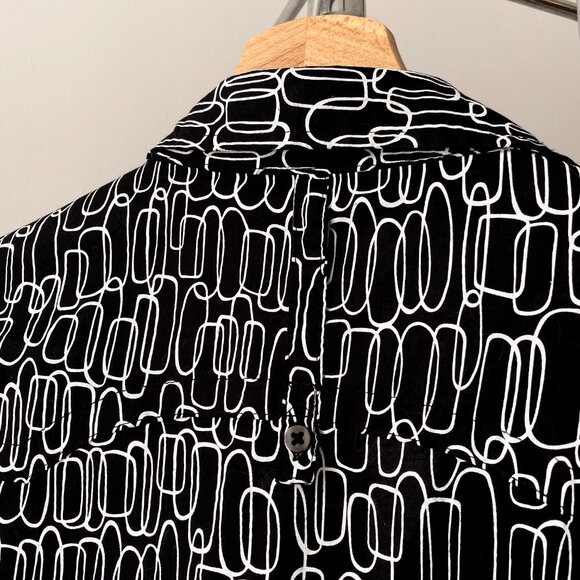 🌿 Black & White Geometric Print Semi Fitted Cotton Button Down Shirt by Le 31 - Picture 3 of 9
